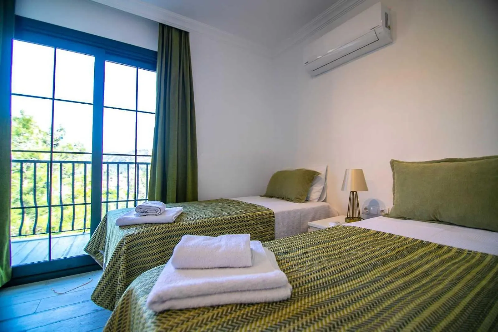 Dadya Villa 4 - Marmaris Turgut Da Oezel Havuzlu Denize Yakin Lueks Villa